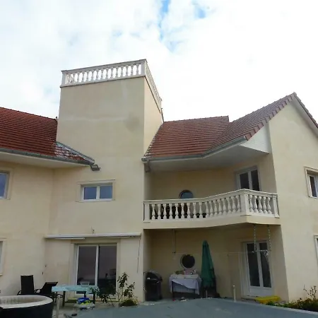 4 Chambres Meublees Et Un Seul Studio Avec Petite Cuisine Til-Chatel Exterior foto