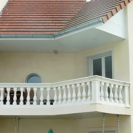 4 Chambres Meublees Et Un Seul Studio Avec Petite Cuisine Til-Chatel Exterior foto