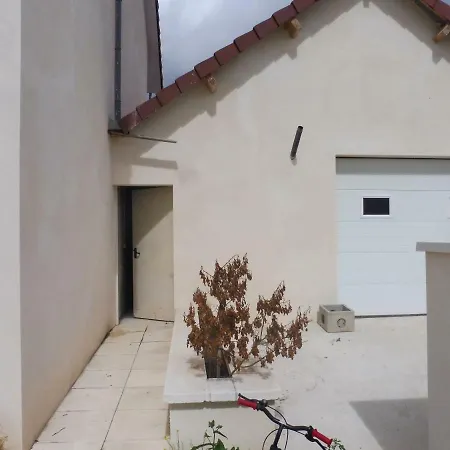4 Chambres Meublees Et Un Seul Studio Avec Petite Cuisine Til-Chatel Exterior foto