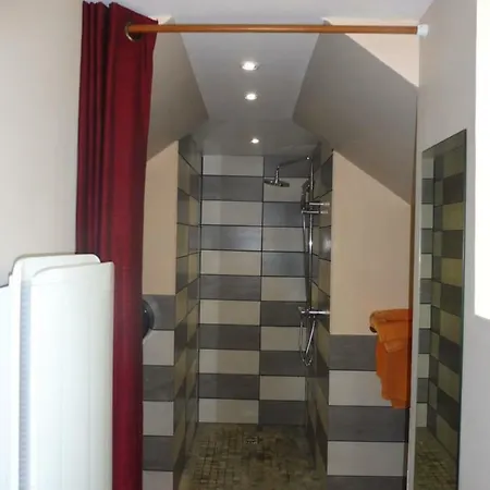 4 Chambres Meublees Et Un Seul Studio Avec Petite Cuisine Til-Chatel Exterior foto