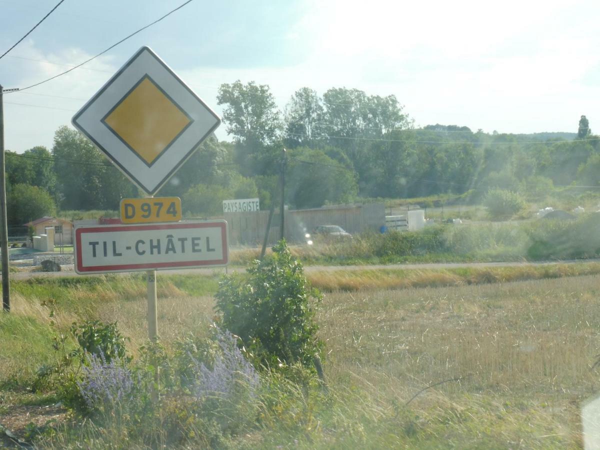 4 Meublees Et Un Seul Avec Petite Cuisine Til-Chatel